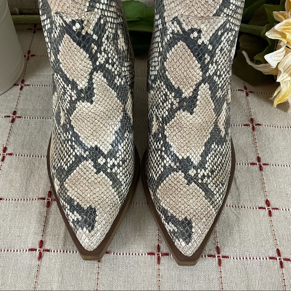 🌵HP🌵 Vince Camuto Gravana Snakeskin Leather Boots Western Style Knee High Sz 5 - Picture 3 of 8